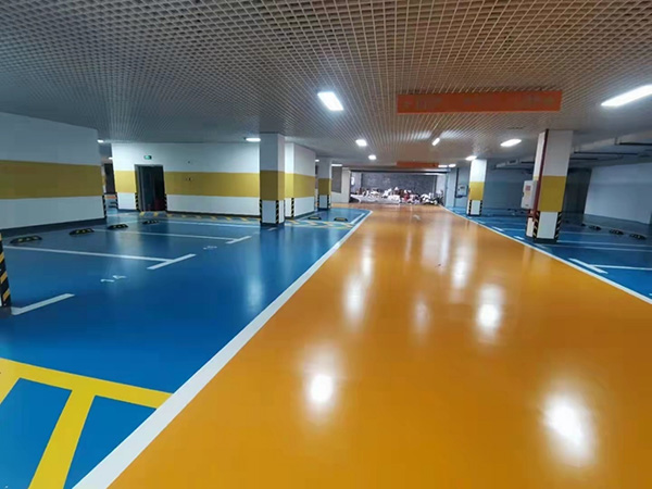 地下停車場地坪